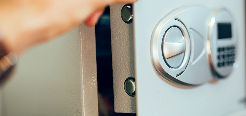 Fingerprint Safe Openers in Lake Los Angeles, CA