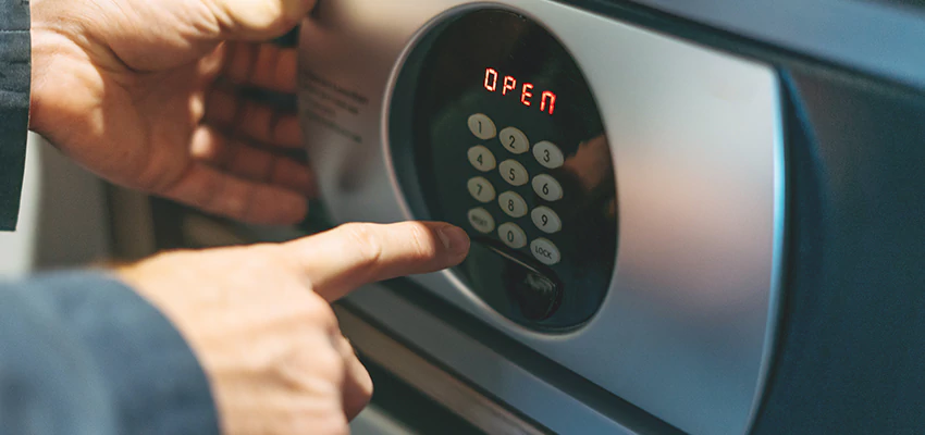 Cash Safe Openers in Lake Los Angeles, California