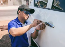 Car Locksmith in Lake Los Angeles, CA
